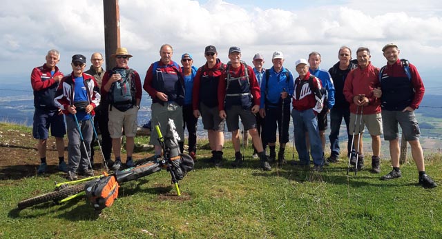 Der MTV Wölflinswil wurde nach dem Aufstieg zur Stallfluh mit einem herrlichen Panorama belohnt. Foto: zVg