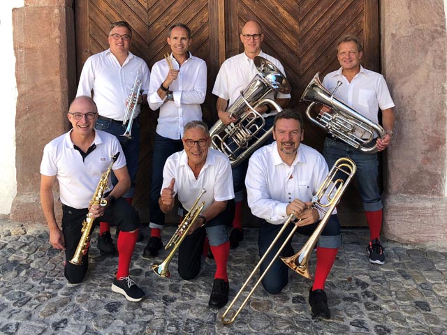 Die «redsoxs»: hinten von links: Rolf Kurth, Heiner Erni, Bruno Schmid, Armin Krumm; vorne von links: Christian Litschi, Beda Hohler, Markus Lenzin. Foto: zVg