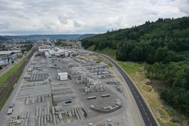 Neue Kantonsstrasse Bereich Westast. Sicht von Schinznach Richtung Brugg/Windisch. Foto: © Kanton Aargau