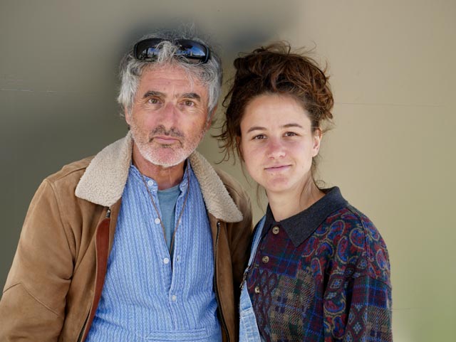  Schauspielerin Mia Lüscher und Schauspieler Kaspar Lüscher (Tochter &amp; Vater) spielen am Freitag, 29. Oktober, im Fricker Kornhauskeller. Foto: zVg