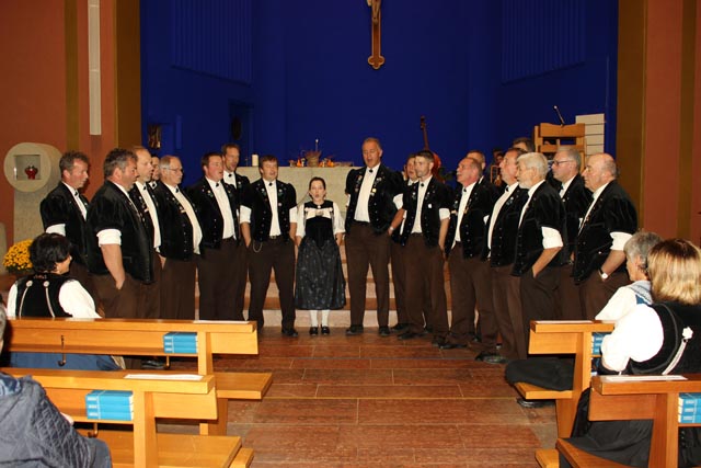 Der Jodlerklub Schwarzenbach begeisterte das Publikum. Foto: Dieter Deiss