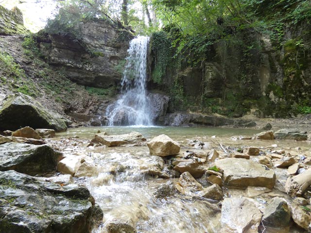Wildromantisch: Wasserfall im Sagimülitäli. Foto: Jörg Wägli