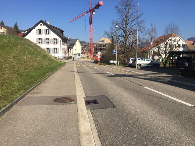 Einspurige Verkehrsführung während der Bauarbeiten auf der Hauptstrasse in Zunzgen. Foto: zVg 