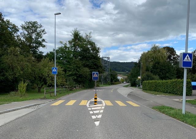 Fussgängerinsel bei der Einfahrt zum Oberstufenschulhaus. Foto (Visualisierung): zVg