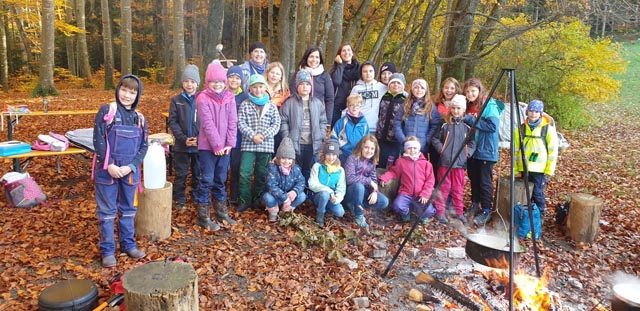 Die Jugendgruppe Salimander kochte das Essen auf dem Feuer. Foto: zVg