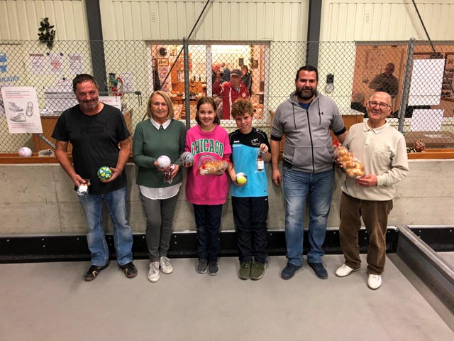 Strahlende Sieger gab es beim Maroni-Turnier. Foto: zVg