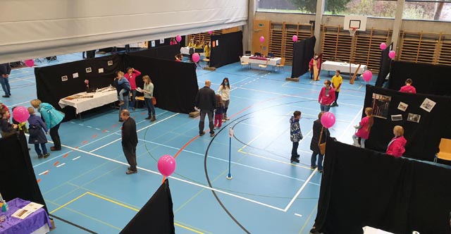 Die Turnhalle in Zeiningen wurde zum Musiksaal. Foto: zVg