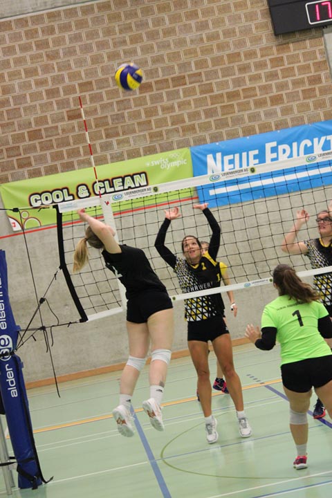  Der Saisonstart ist geglückt. Die Mädels von Volley Smash 05 Laufenburg-Kaisten überzeugen mit ihrem Spiel. Foto: zVg