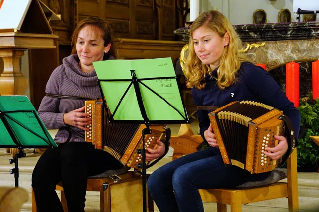 Die Musikschülerinnen und -schüler boten ein stimmungsvolles Adventskonzert. Foto: zVg 