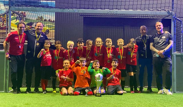 Steiner E-Junioren gewinnen Fricktalerderby im Finale vom Soccer 5 Cup in Pfäffikon