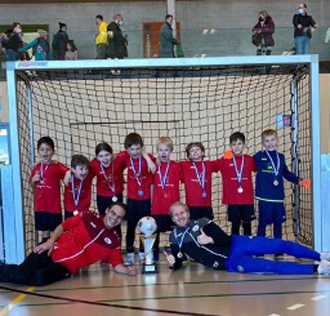 Stolzer Sieg für die Steiner F-Junioren am Juniors Champions Cup in Oberriet SG. Foto: zVg