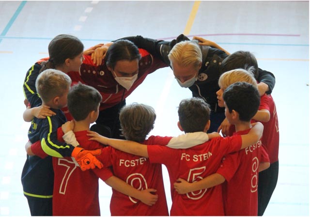 Stolzer Sieg für die Steiner F-Junioren am Juniors Champions Cup in Oberriet SG. Foto: zVg