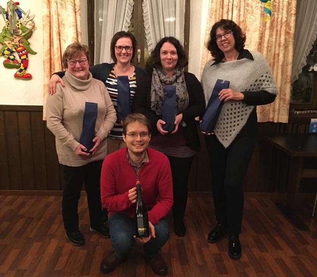 Die neue Musikkommission von links: Angelika Amann, Regina Waldburger, Nadja Wunderlin, Helga Dürr; vorne: David Meyer, Dirigent. Foto: zVg