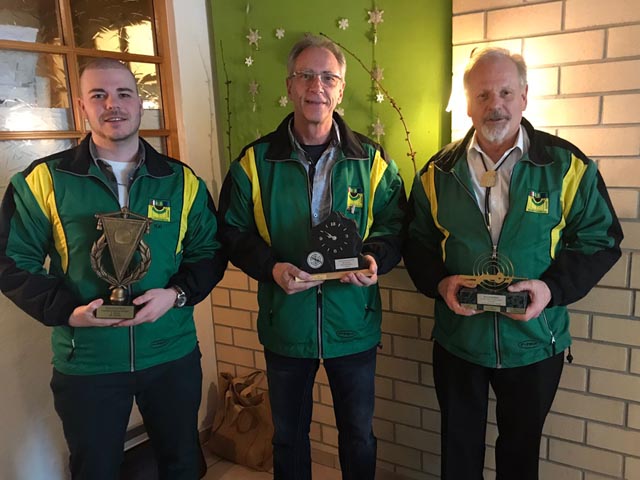 Gratulation an die Gewinner der Vereinsmeisterschaft 2021 (von links): Kai Herzog (Rang 3), Donat Meier (Rang 1), Karl Schmid (Rang 2). Foto: zVg