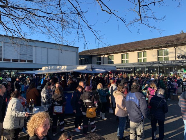 Eindrücke vom ersten SchränzerAir in Eiken, das wohl nicht das letzte bleiben wird. Foto: zVg  
