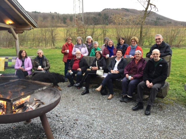Die Mitglieder des Vereins MitenandFürenand trafen sich zum Spielnachmittag. Foto: zVg
