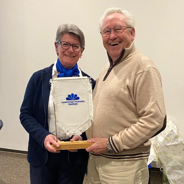 Präsidentin Marianne Frei mit dem ersten offiziellen männlichen Mitglied Charly König. Foto: zVg