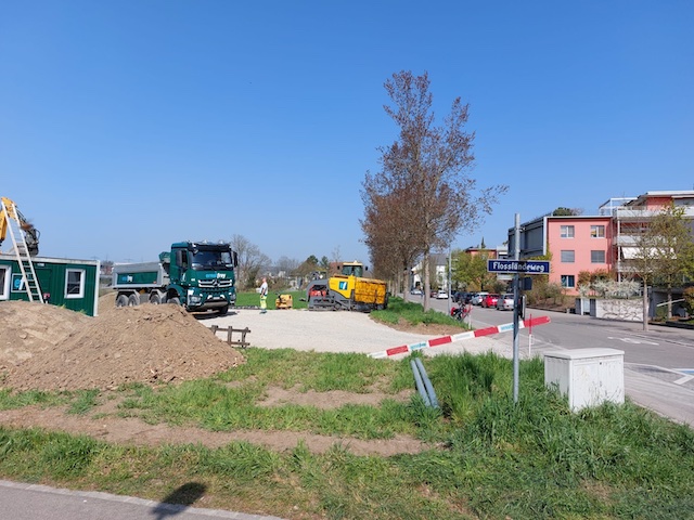 Für das 30-Mio.-Franken-Projekt der AEW Energie AG und der Stadt Rheinfelden entsteht am Flossländeweg ein Installationsplatz. Foto: zVg