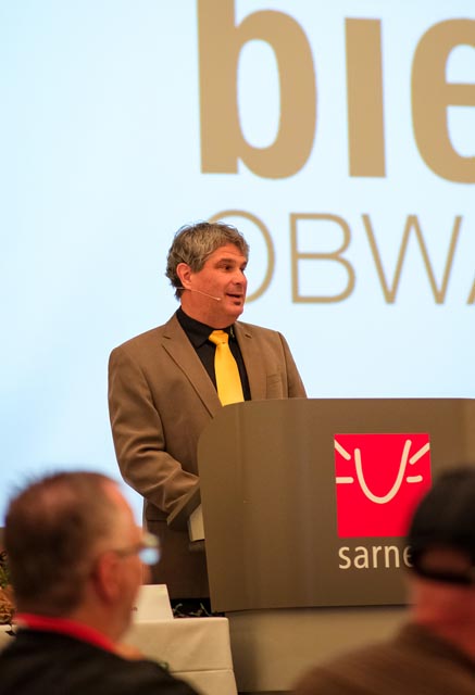Der Präsident von BienenSchweiz, Mathias Götti Limacher, bei seiner Begrüssungsrede. Foto: zVg