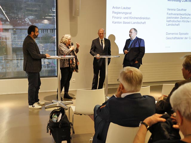 Spannender Dialog zum Sozialhilfegesetz. Foto: zVg