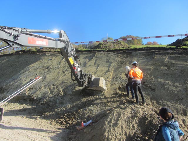 Arbeiten bei der Ausgrabungsstelle in Kaistenberg. Foto: zVg