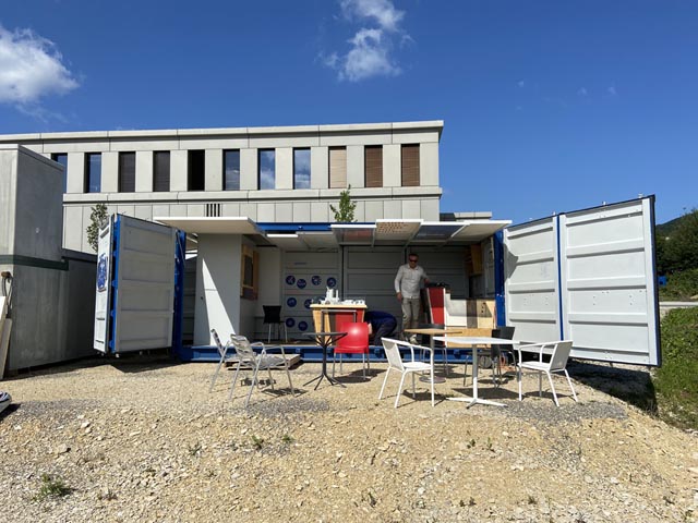 Mit dem Container kommt die Wanderausstellung «HappyLess» in die einzelnen Orte. Foto: zVg