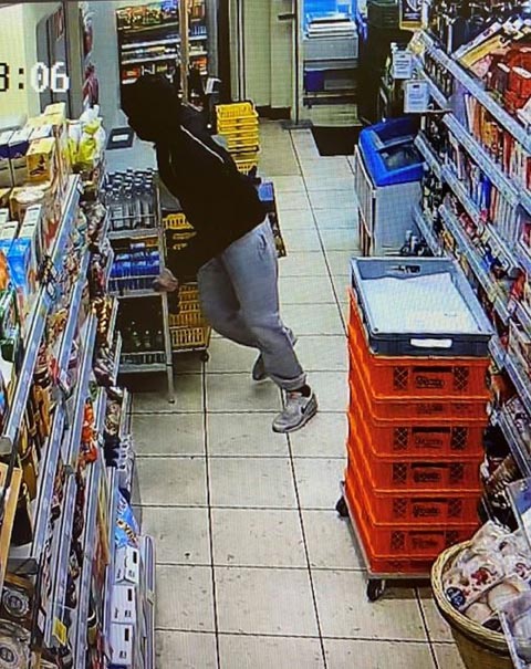 Ein Unbekannter überfiel die Volg-Filiale in Frenkendorf. Foto: Polizei BL