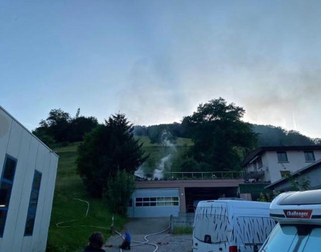 Das Gartenhaus brannte vollständig nieder. Foto: Polizei BL