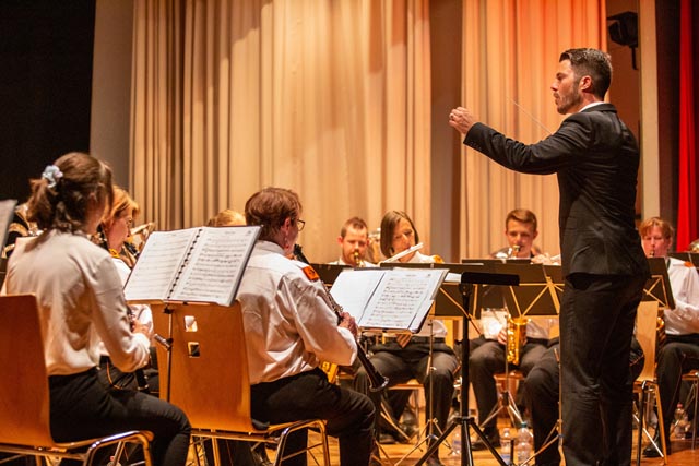 Die MG Kaisten spielte ihr Jahreskonzert erstmals unter der Leitung von Christoph Rehmann. Foto: zVg
