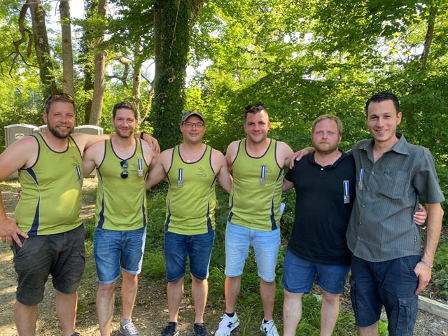 Die Schwaderlocher Kranzfahrer. Foto: zVg