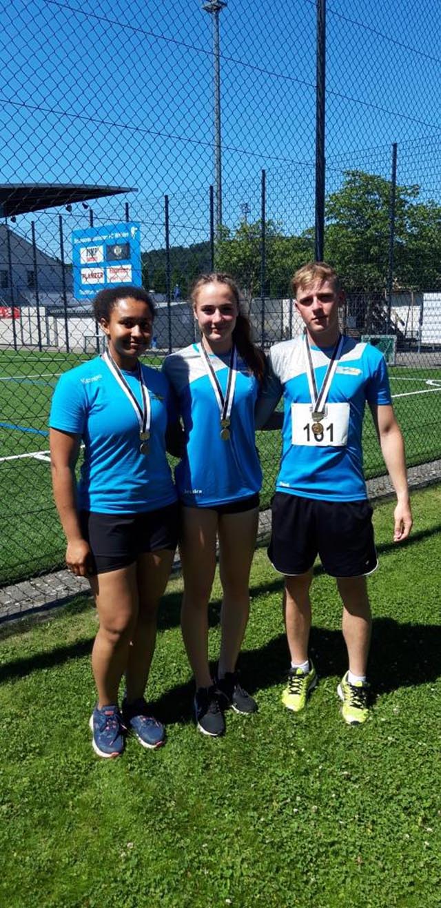 Naomi Christen, Jessica Acklin und Frank Theler (von links) waren erfolgreich bei den Aargauer Meisterschaft. Foto: Walter Leimgruber