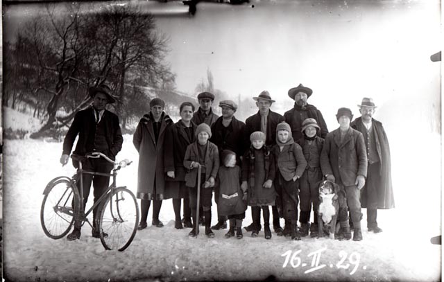 Gefrorene Reuss: Im Jahr 1929 frierte ein bitterkalter Winter die Reuss vollständig zu. Die eindrücklichen Bilder sind in einer Präsentation zu sehen. Foto: Copyright Arbeitsgruppe «Archiv und Sammlung» Birmenstorf, August Biland