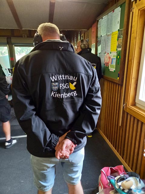 Volle Konzentration vor dem Schiessen. Foto: zVg