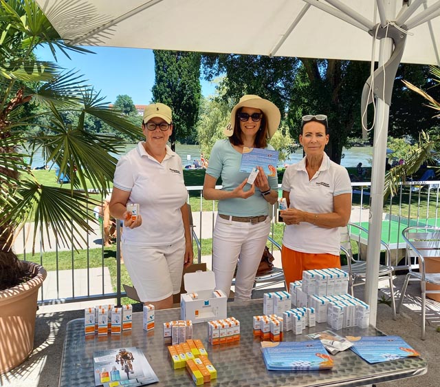 Patrizia Jegge, Ruth Sieber und Béa Bieber (von links) informierten zum Thema Hautkrebs. Foto: zVg