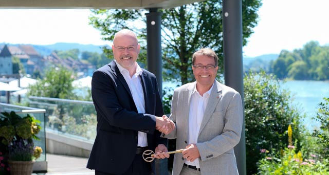 Führungswechsel am Rhein: Markus Bisig übergibt den Schlüssel an Beat Gerber. Foto: zVg