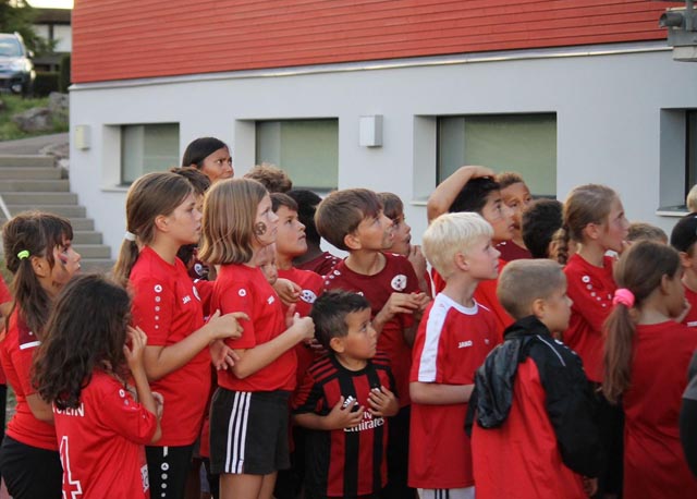 Angespannte Gesichter vor der Einteilung. Foto: zVg