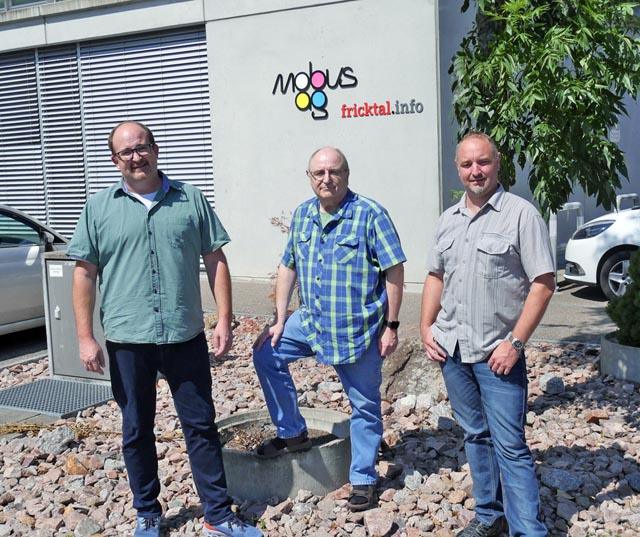 Ruedi Moser (Mitte) übergibt die Geschäftsleitung der Mobus AG an seine beiden Neffen Sascha Moser (links) und Ciril Moser (rechts). Foto: Jörn Kerckhoff