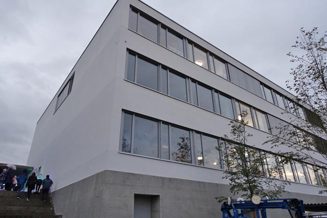 Der Neubau für die Bezirksschule im Steinli. Foto: Peter Schütz