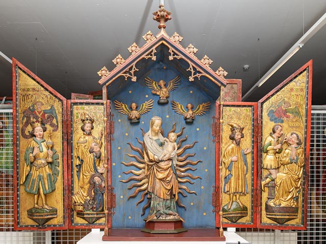 Der untersuchte Altar wurde vermutlich um 1420 in Süddeutschland hergestellt und stand lange Zeit in einer Bergkapelle auf der Alp Leiggern im Wallis. Heute ist er im Landesmuseum in Zürich ausgestellt. Foto: Schweizerisches Nationalmuseum, Landesmuseum Zürich