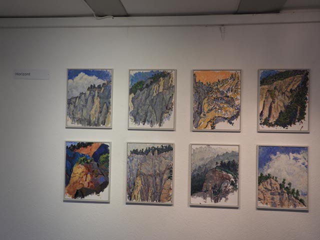 Die Ausstellung von Hannes Egli im Gemeindehaus Wölflinswil wurde am Samstag eröffnet und ist noch an den beiden kommenden Wochenenden zu sehen. Foto: Peter Bircher