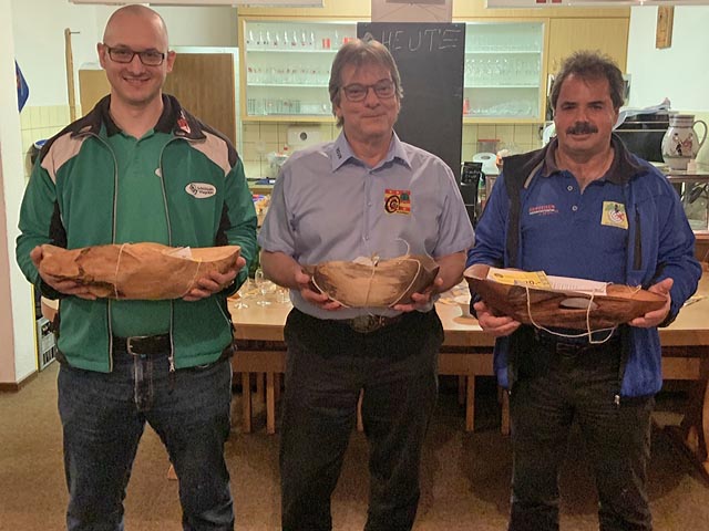 Die drei Bezirksmeister Patrik Benz (Kat. A), Eric Bornex (Kat D) und Thomas Freiermuth (Kat E). Foto: zVg