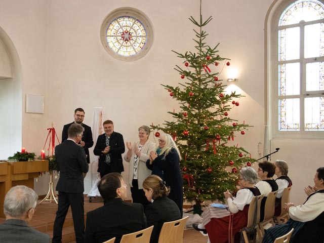 Der Vizedekan entpflichtet die Kirchenpflege. Foto: Nicole Weilenmann, Stein