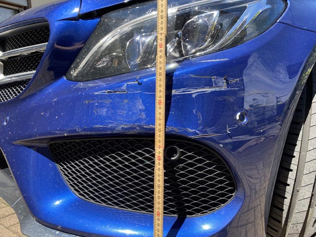 Nach der Kollision in Kaisten wird der Unfallbeteiligte gesucht. Foto: Polizei AG 