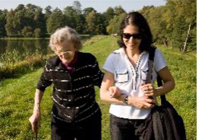 Symbolbild: In Workshops wie beispielsweise «Gesprächsführung: Verstehen und verstanden werden» üben freiwillig Engagierte Grundlagen der verbalen und nonverbalen Kommunikation und erhalten wertvolle Hinweise für gelingende Gespräche. Foto: Adobe Stock