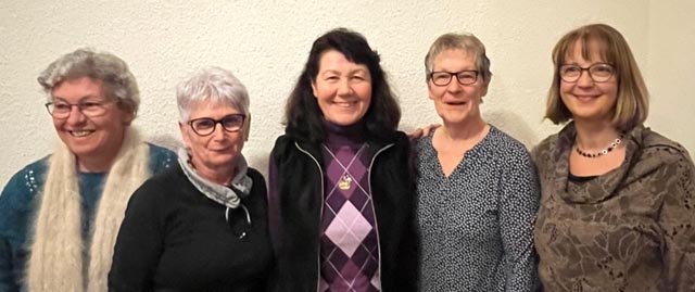 Aus dem Vorstand verabschieden sich (von links): Vroni Aranyi, Brigitta Waldmeier, Ursula Waldmeier und Charlotte Waldmeier. Heidi Moosmann, bisher Aktuarin, bleibt im Vorstand. Foto: zVg