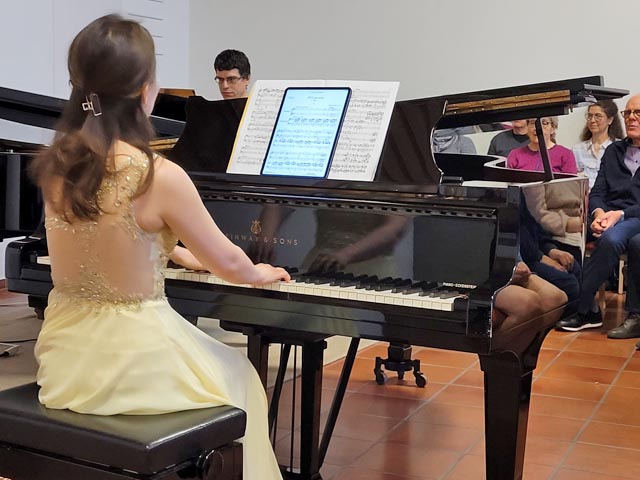 Konzert mit den beiden hochkarätigen Pianisten Assel Abilseitova und Rani Orenstein. Foto: zVg