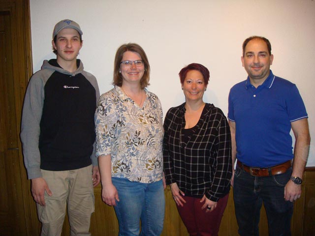 Das Uniformen-OK: Lars Brogli, Katrin Hasler, Manuela Mayoraz, Andreas Hasler (von links). Foto: zVg