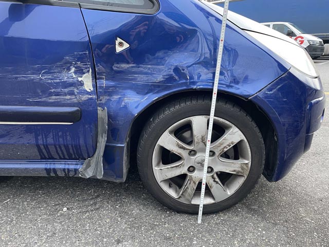 Wettingen/A1: Nach Kollision weitergefahren