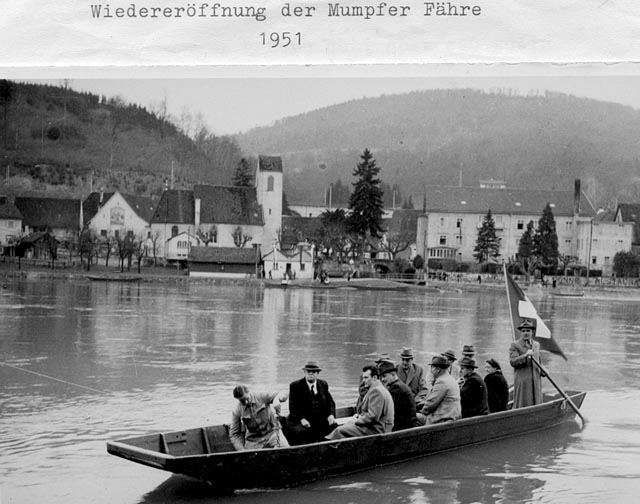 Wiedereröffnung der Mumpfer Fähre 1951. Foto: Hochrheinmuseum Schloss Schönau