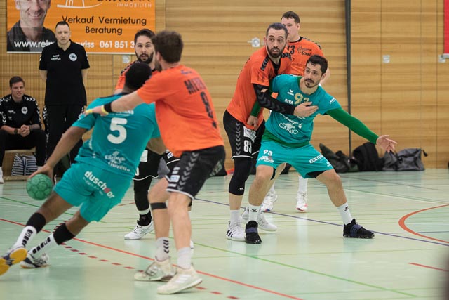 Ein gerechtes Unentschieden stand am Ende eines umkämpften Spiels. Foto: Michi Mahrer